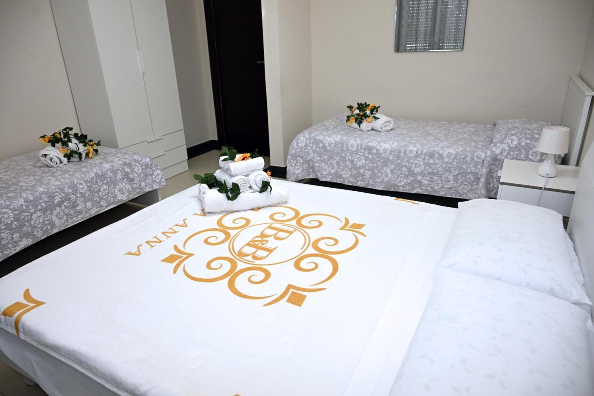 Double or Twin Room Private Bathroom