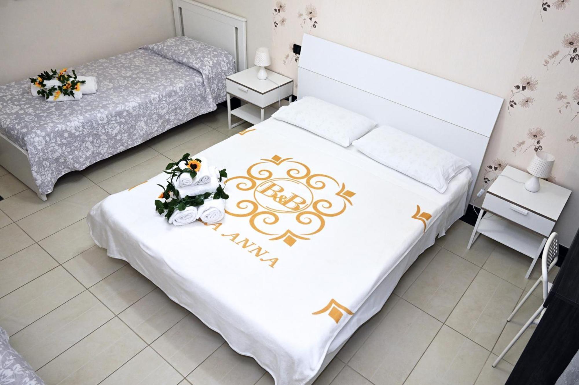 Double or Twin Room Private Bathroom