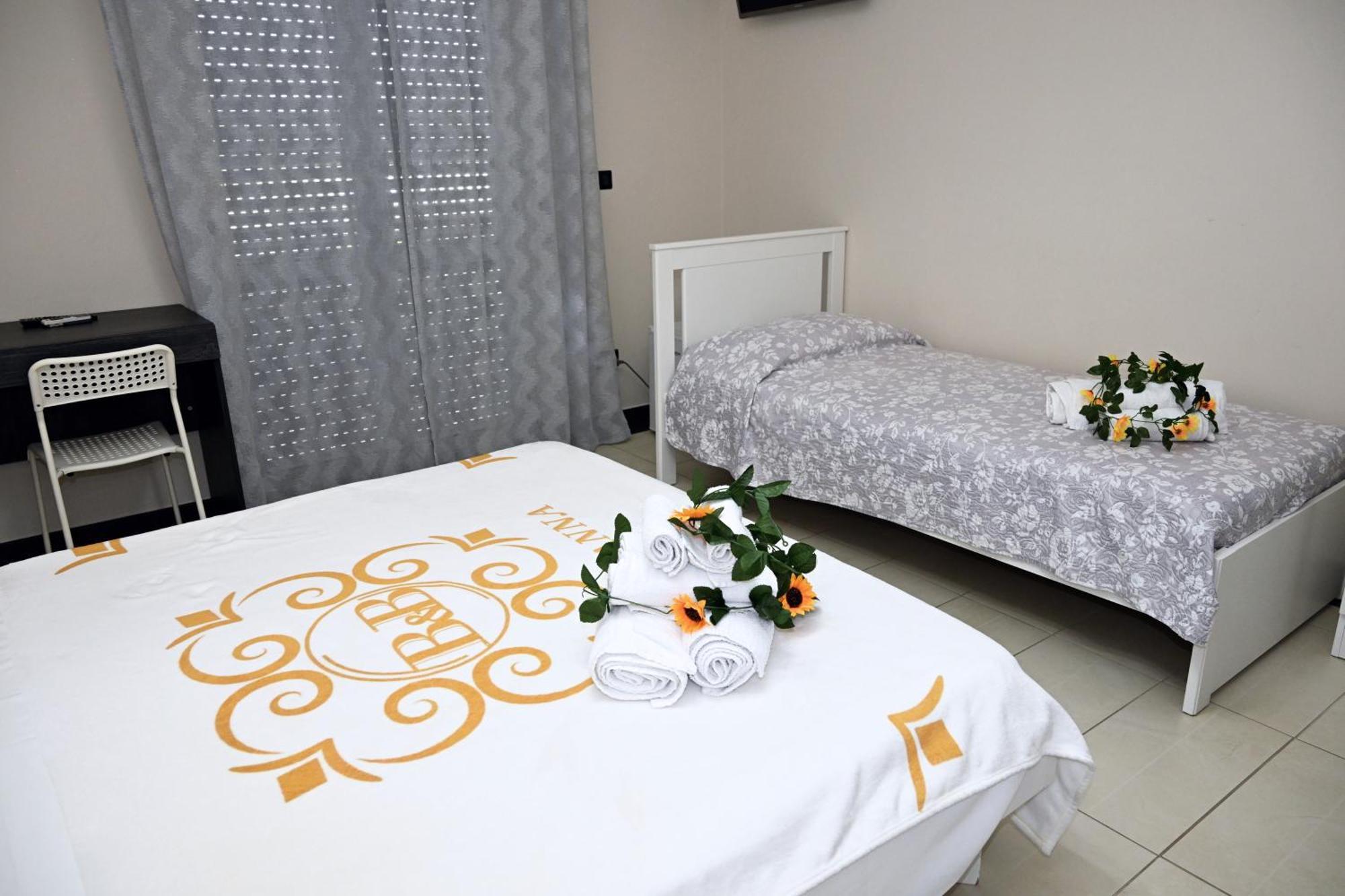 Double or Twin Room Private Bathroom