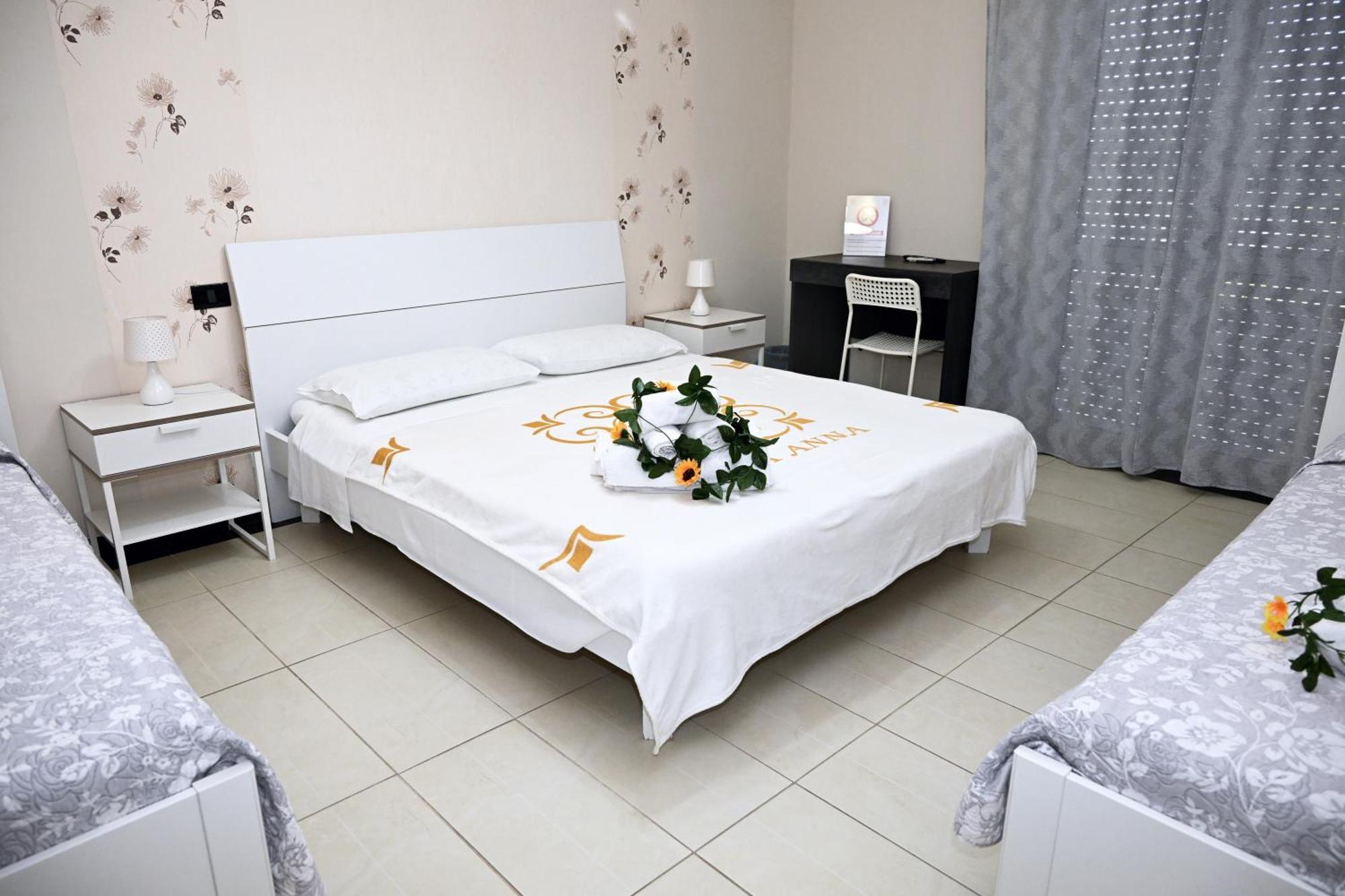 Double or Twin Room Private Bathroom