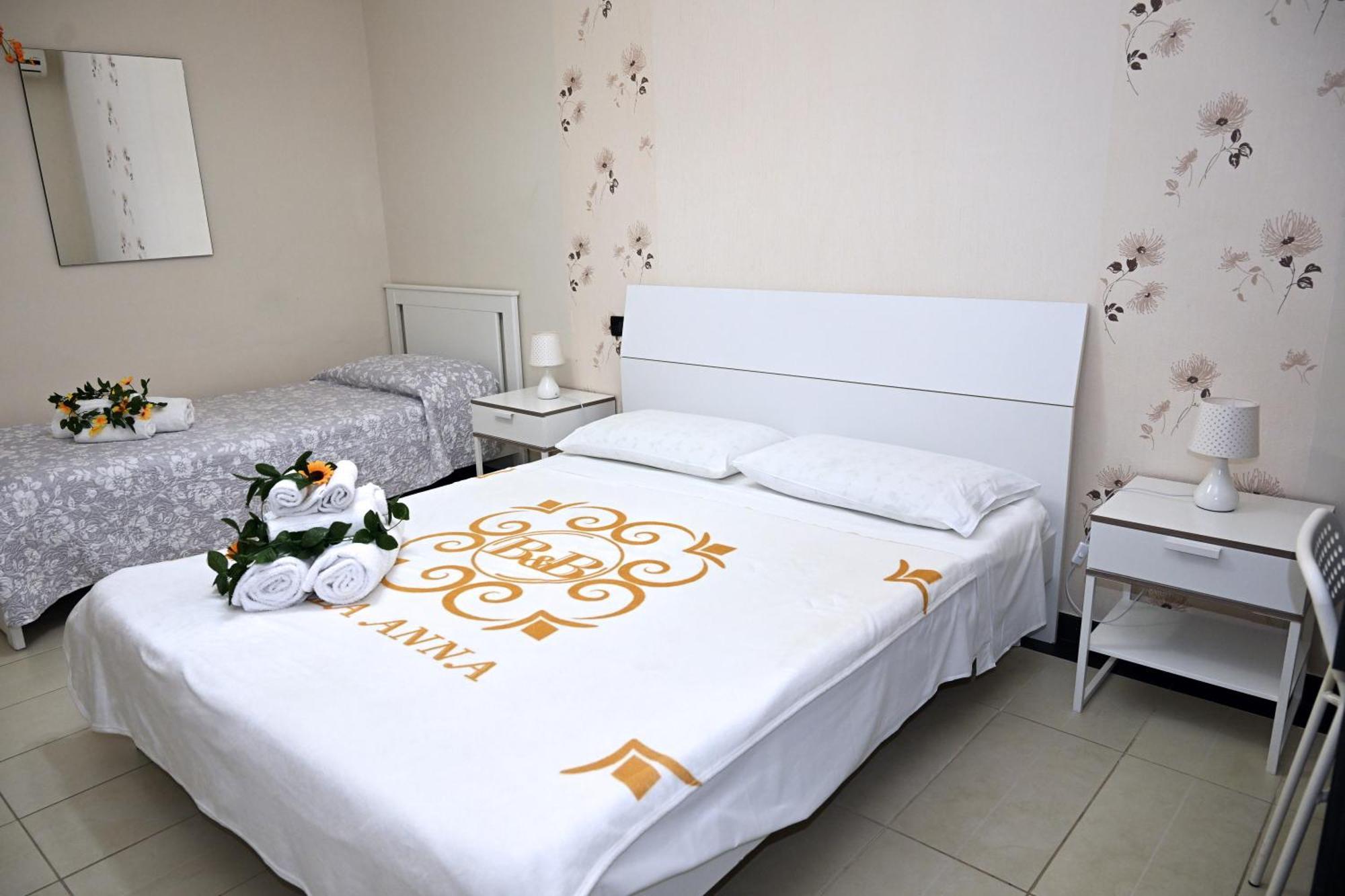 Double or Twin Room Private Bathroom